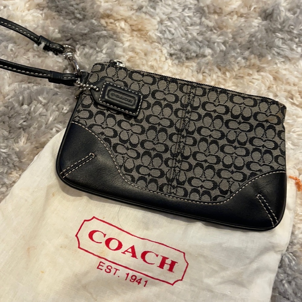 Coach wristlet - Picture 1 of 3